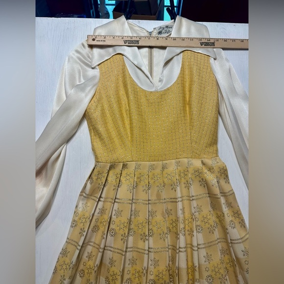 Vintage Jerry Marsch for Mardi Gras Yellow Maxi Dress 1970s Snowflake Print Gown - Picture 9 of 14